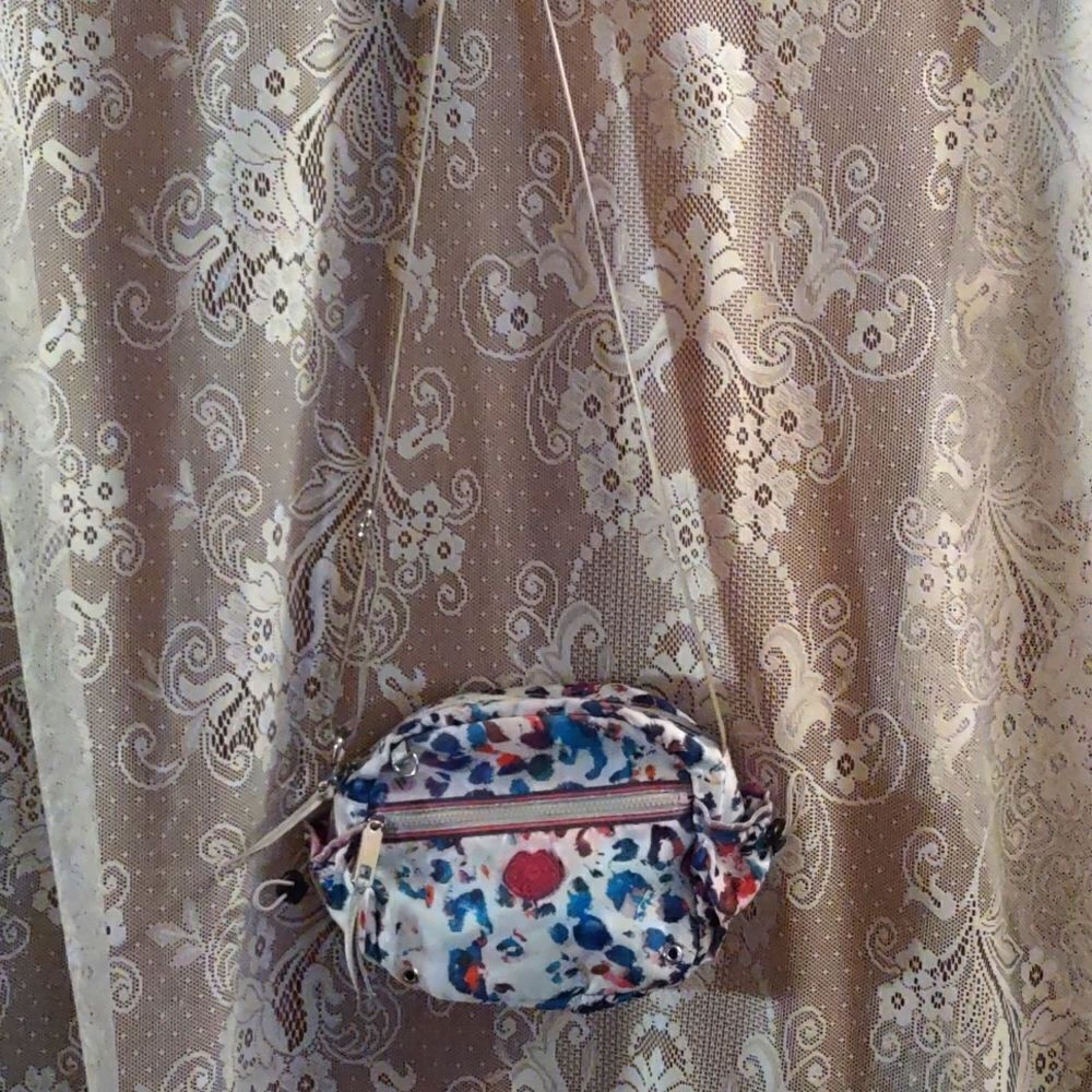 Juicy Couture Colorful Paint Splatter Zip Shoulder Bag 4‎ outer pockets 1 inner